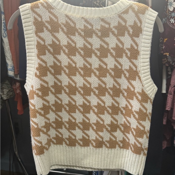 Pink Rose V-Neck Houndstooth Sweater Vest - Cream and Brown - Picture 4 of 6
